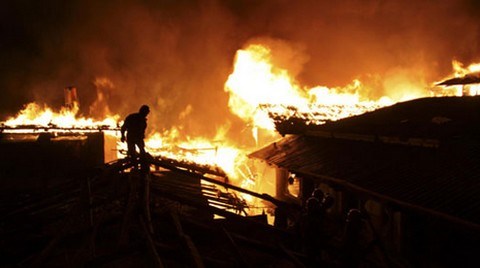 Alevler Tarihi Tibet Kentini Yuttu
