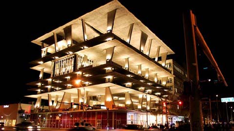 Lüks Garajlarda Sosyete Partileri Veriliyor