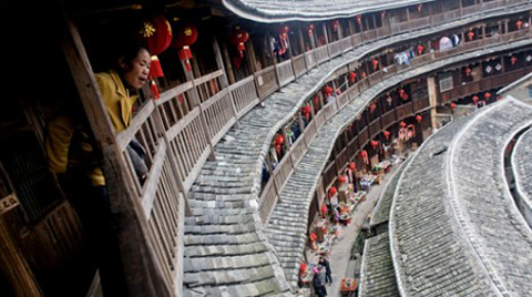 Çin'in Kabile Binaları Çekiciliğini Yitirdi