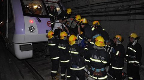 Şanghay'daki Metro Kazasının Ardından Ülkede Metro Ağları ve Demiryollarının Güvenliği Sorgulanıyor