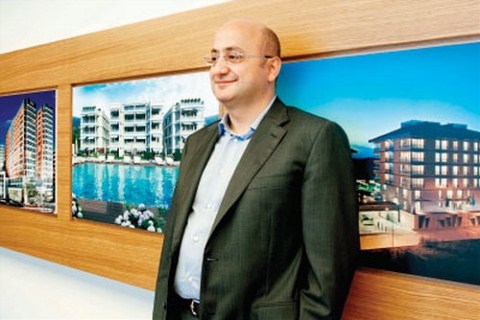 'Çoşan Nil mi, Nil'i Anlatan Serdar mı?