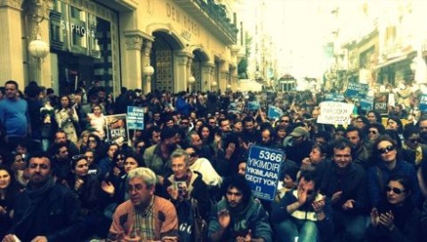 "Bu Filmi İzlemiyoruz"